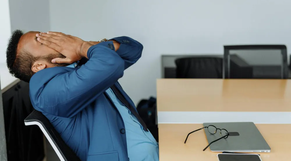 اضطراب القلق الاجتماعي عبارة عن حالة نفسية تتسم بالخوف أو القلق الشديد في المواقف الاجتماعية (بيكسلز)