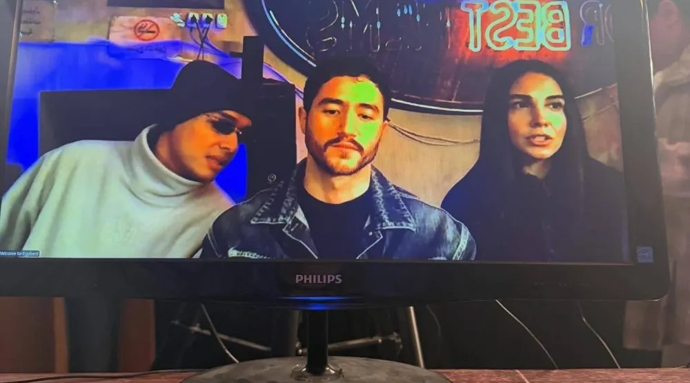 أحمد مالك يروج لفيلمه «إيجي بست» (حسابه على موقع «فيسبوك»)