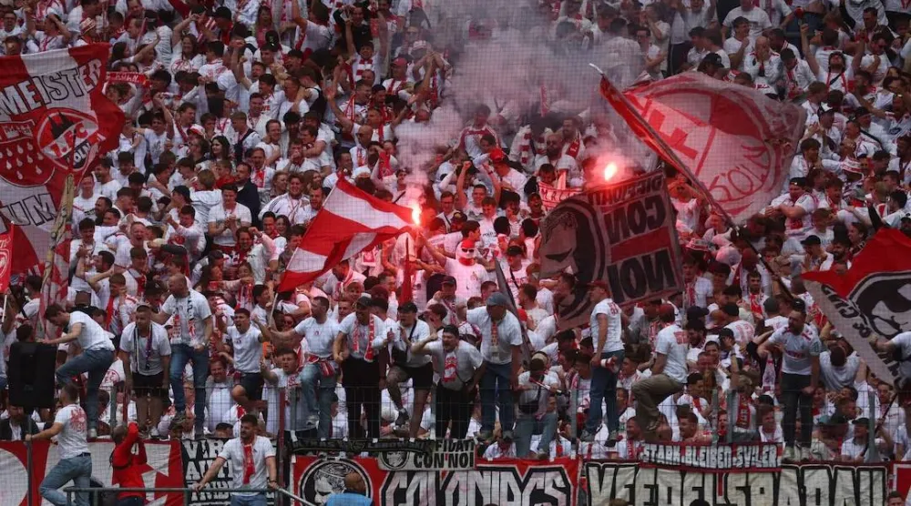 جماهير كولن (رويترز)