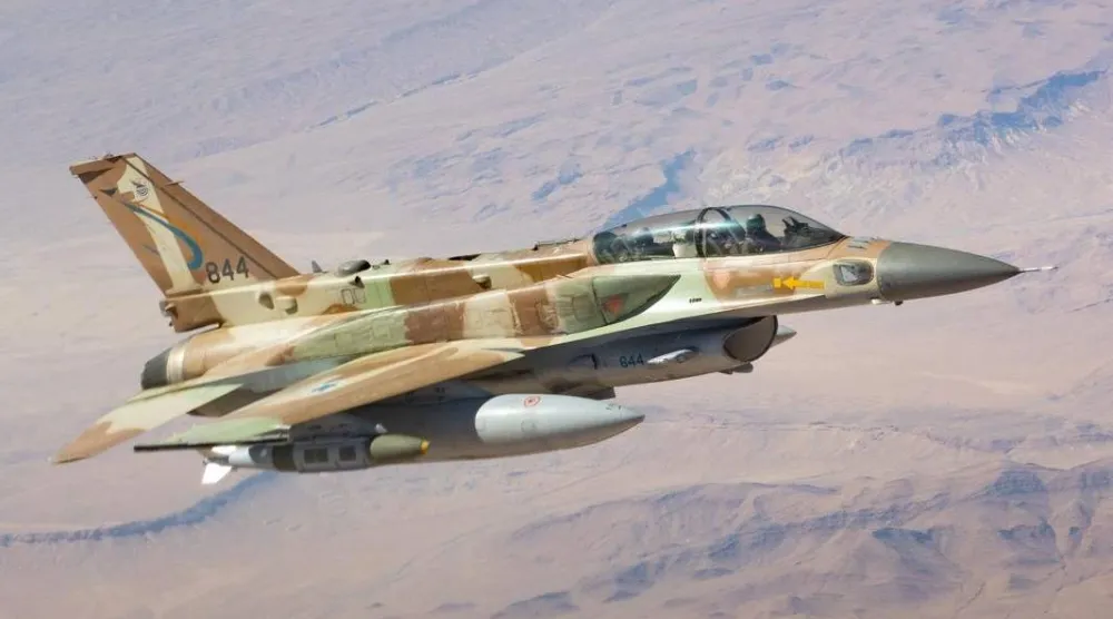 طائرة حربية إسرائيلية في طريقها للمشاركة في العمليات العسكرية ضد إيران (الجيش الإسرائيلي) 