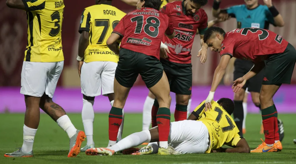 دومبيا تعرّض لتمزق في الرباط الصليبي الأمامي للركبة (تصوير: نايف العنزي)