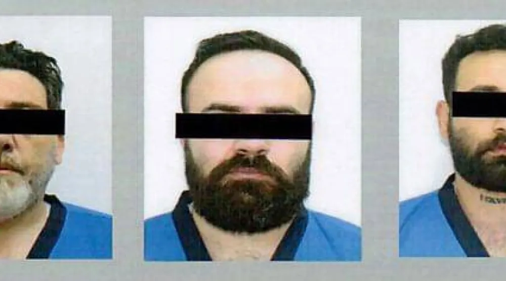 صور لعناصر الخلية التي قبضت عليها السلطات الإماراتية نشرتها وكالة الأنباء الرسمية (وام)