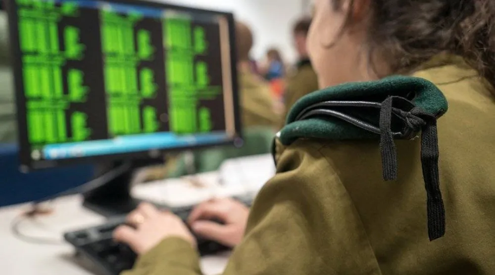 مجندة إسرائيلية من الوحدة السيبرانية (الجيش الإسرائيلي)