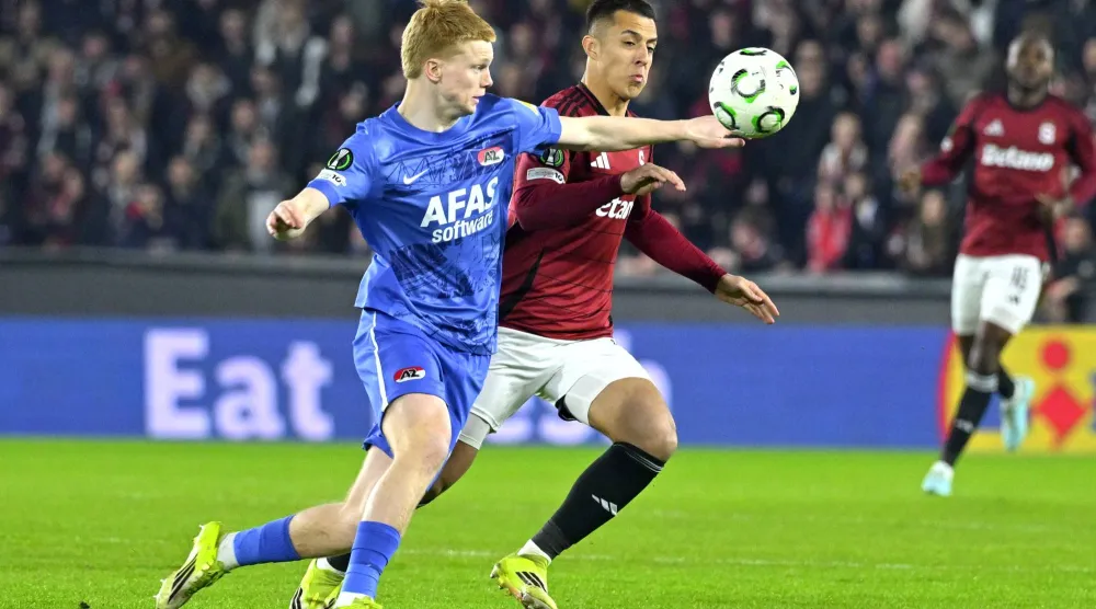 كيس سميت (يسار) انضم لمنتخب هولندا (أ.ب)