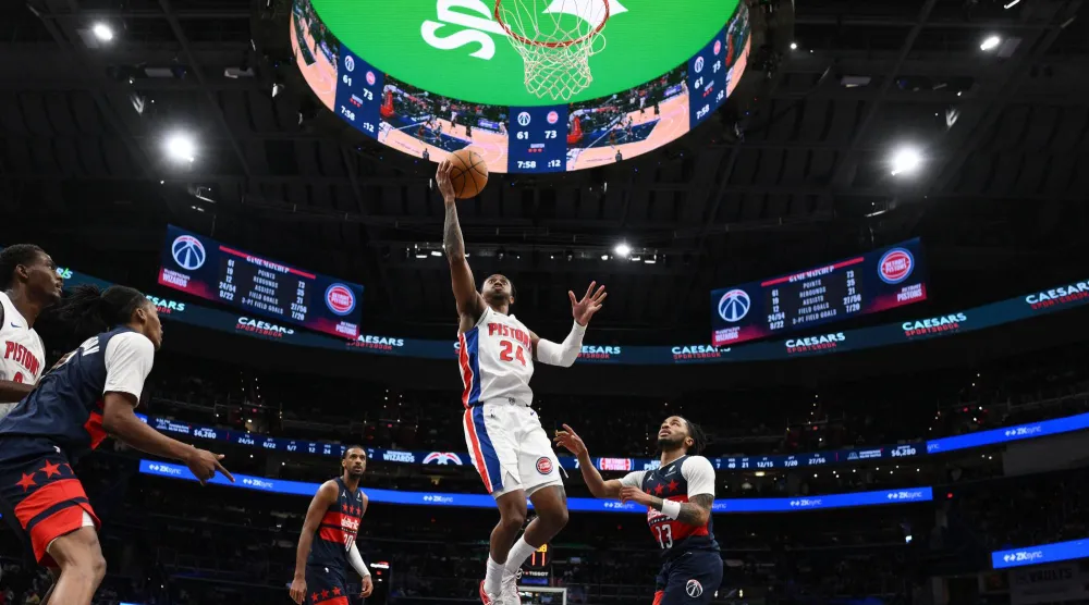 أوسار تومسون ساهم بسبع من أصل 16 سرقة نفذها بيستونز (أ.ب)