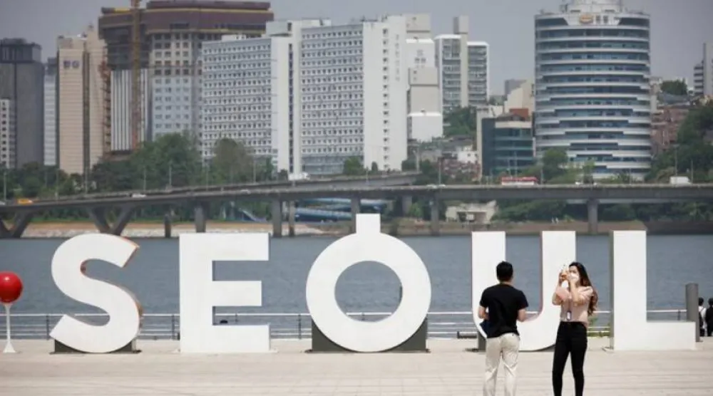 الرئيس الكوري الجنوبي لي جاي ميونغ أمر بتعبئة جميع الأفراد والمعدات المتاحة لعمليات الإنقاذ (أرشيفية- رويترز)