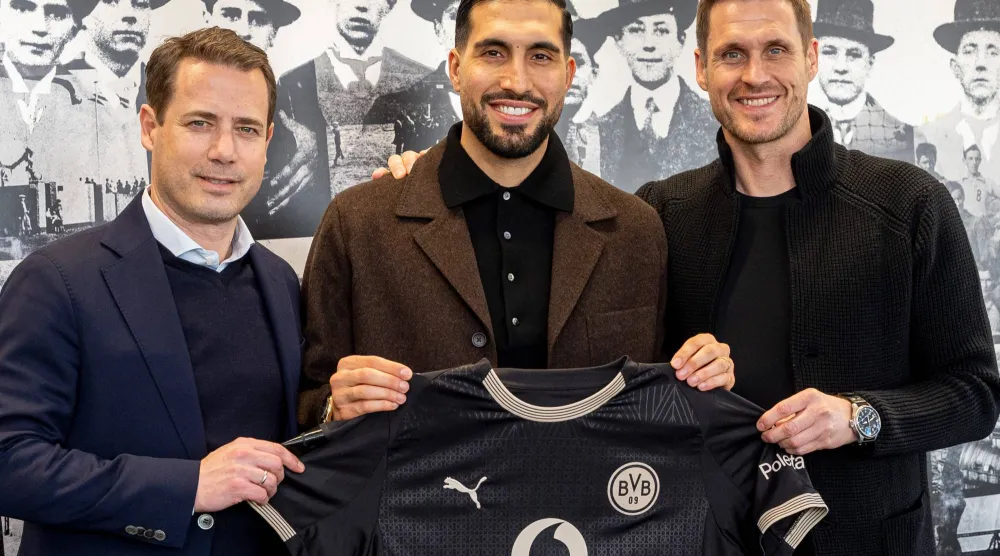 إيمري تشان بعد تجديد العقد (نادي بروسيا دورتموند)