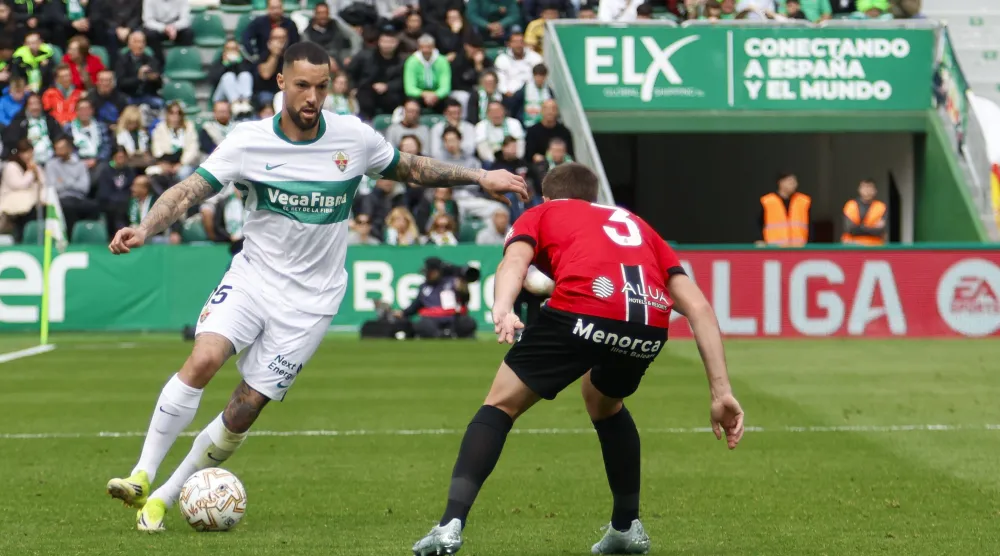 إلتشي رفع رصيده إلى 29 نقطة في المركز السادس عشر (إ.ب.أ)