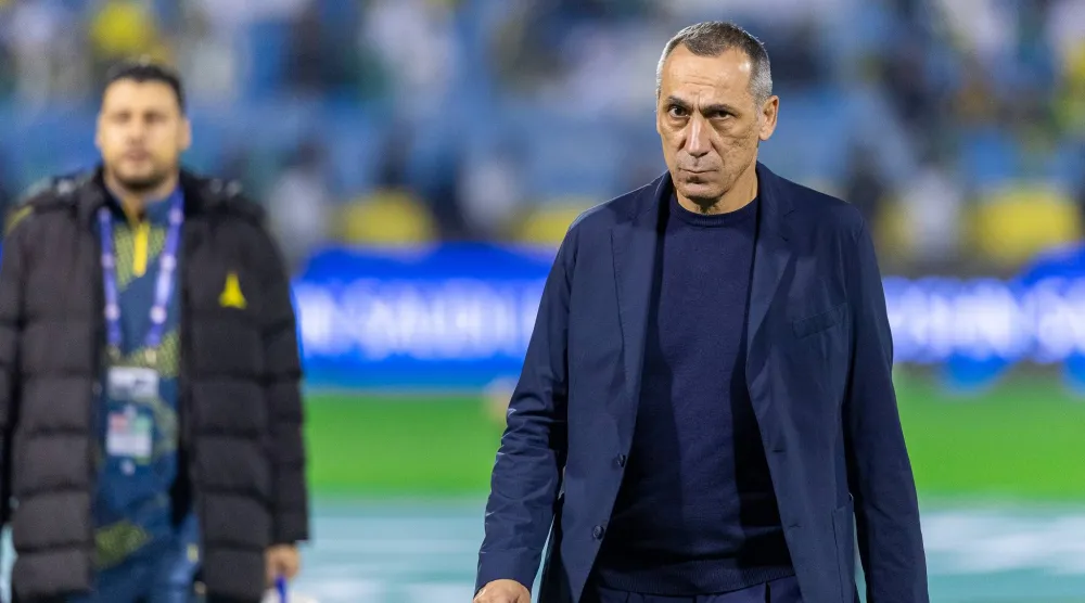 دونيس عبر عن استياءه من مستويات ونتائج الخليج الأخيرة (تصوير: عيسى الدبيسي)