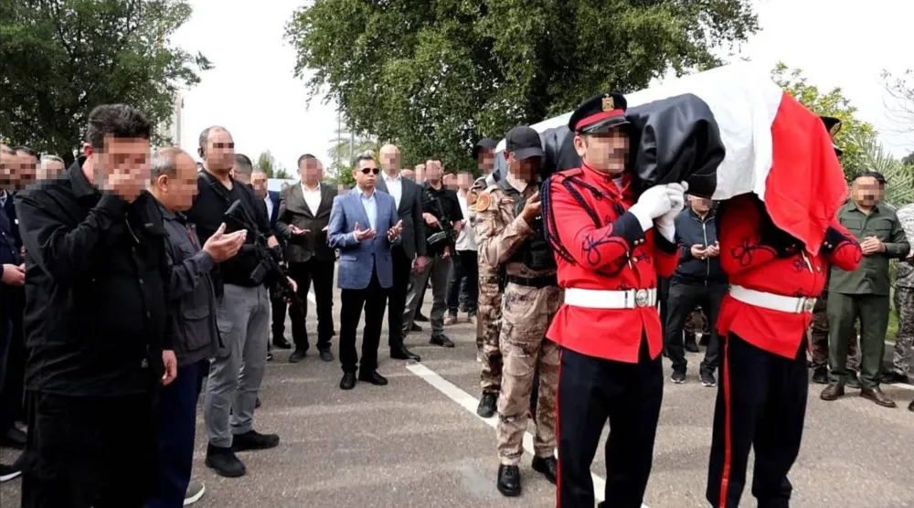 صورة وزعها "جهاز المخابرات" العراقي لتشييع ضابط قضى بهجوم مسيرة ملغمة أمس السبت