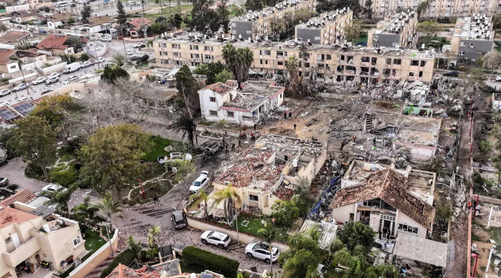 الحرب تحتدم... وترمب يمهل إيران 48 ساعة لفتح «هرمز» (تغطية حية)