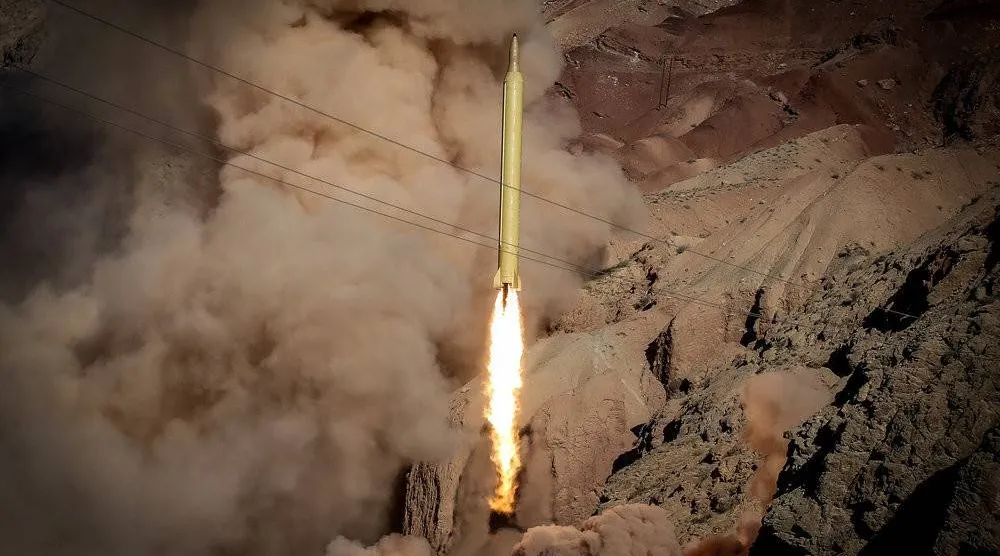 تجربة صاروخ «قدر» الباليستي فبراير 2016 وكانت أول تجربة صواريخ باليستية عقب إبرام الاتفاق النووي في فترة الرئيس الأميركي الأسبق باراك أوباما (أرشيفية - مهر)