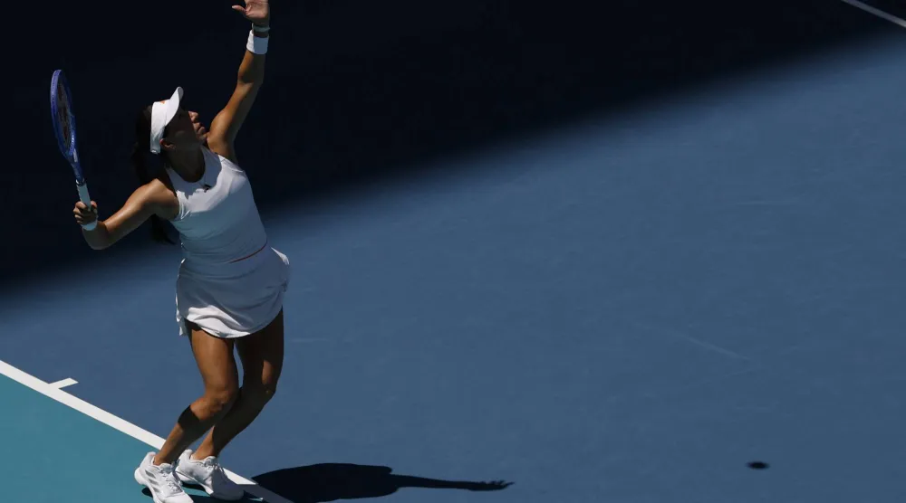 الأميركية جيسيكا بيغولا تتألق في ميامي (رويترز)