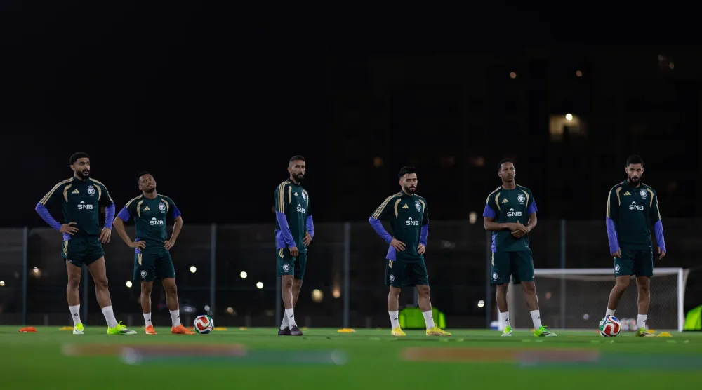 لاعبو الأخضر خلال تدريبهم الأول في جدة (المنتخب السعودي) 