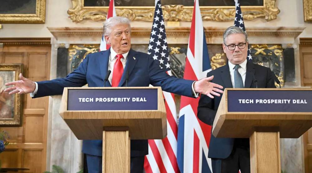 مؤتمر صحافي مشترك لترمب وستارمر في تشيكرز يوم 18 سبتمبر 2025 (رويترز)