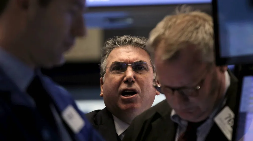 متداولون في بورصة نيويورك (رويترز)