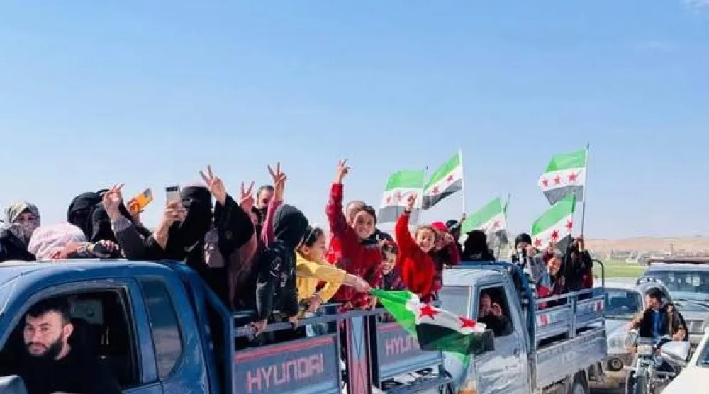 بدأ أهالي ناحية الشيوخ في منطقة عين العرب بريف حلب بالعودة إلى منازلهم بعد 12 عاماً (سانا)