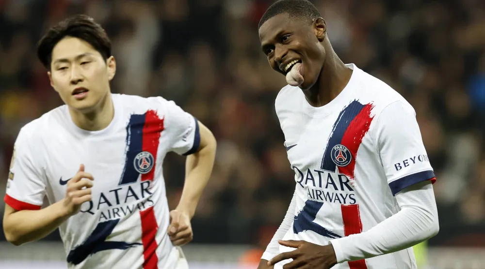 لنس يرفض إرجاء مباراته مع سان جيرمان (إ.ب.أ)