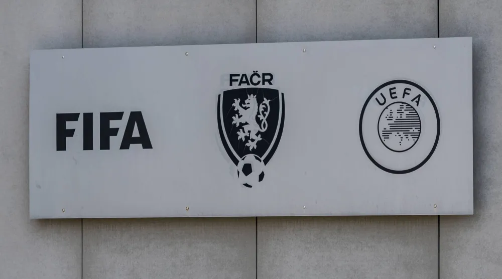 العملية وُصفت بأنها أكبر مداهمة شرطية في تاريخ كرة القدم التشيكية (إ.ب.أ)