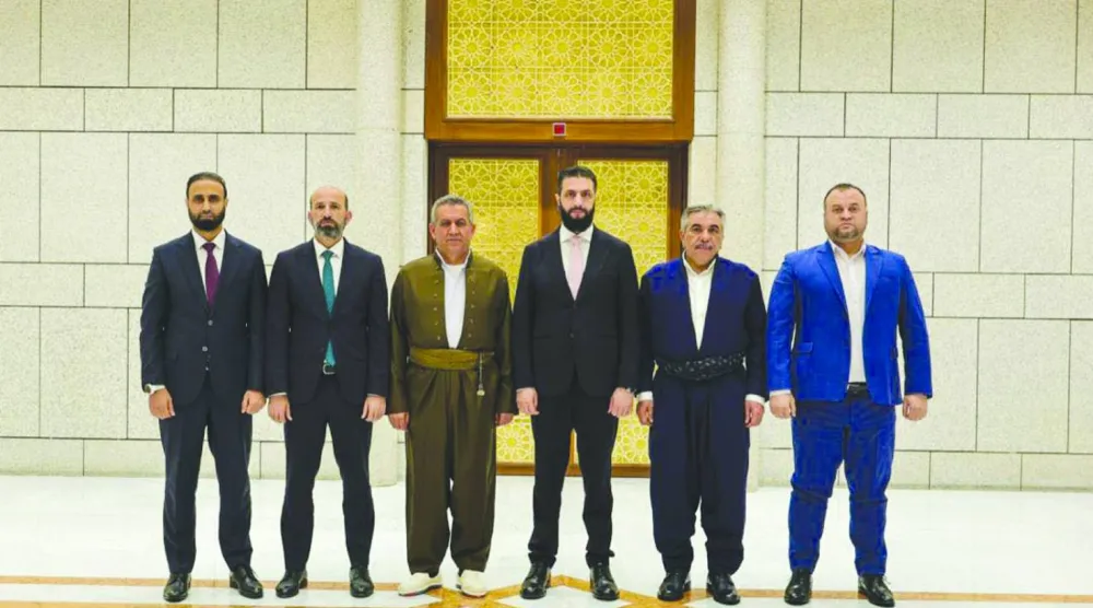 الرئيس أحمد الشرع اجتمع مع محافظ الحسكة نور الدين أحمد بحضور المبعوث الرئاسي العميد زياد العايش ومحافظ الرقة عبد الرحمن السلامة في قصر الشعب السبت الماضي (مديرية إعلام الحسكة)