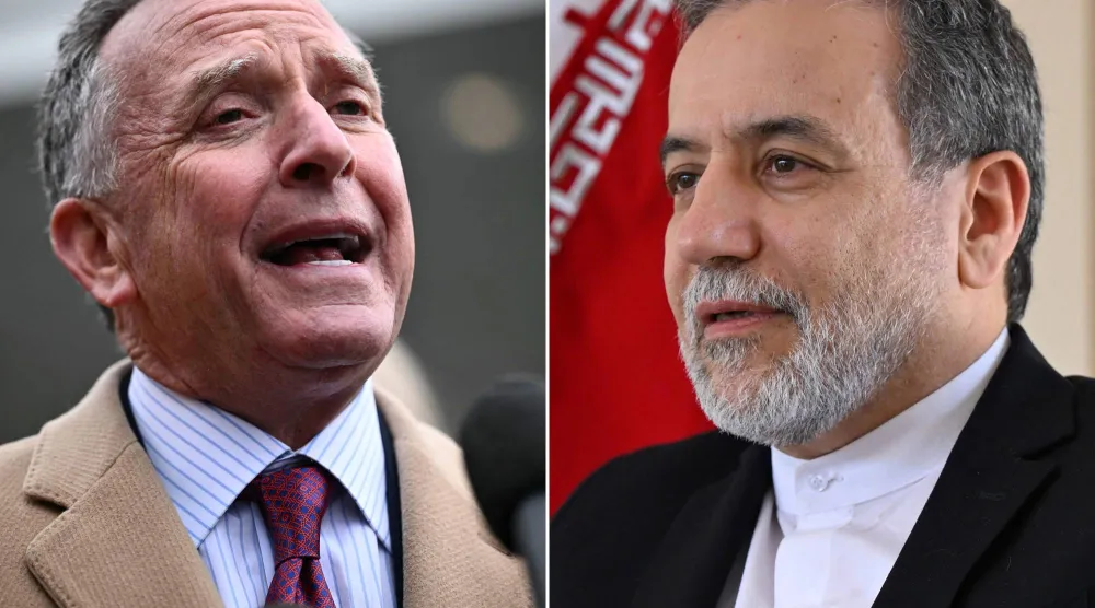 وزير الخارجية الإيراني عباس عراقجي والمبعوث الأميركي ستيف ويتكوف (أ.ف.ب)