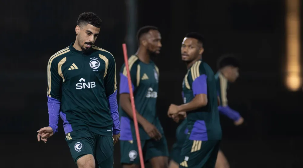 علي لاجامي خلال مشاركته في تدريبات المنتخب السعودي (الشرق الأوسط)