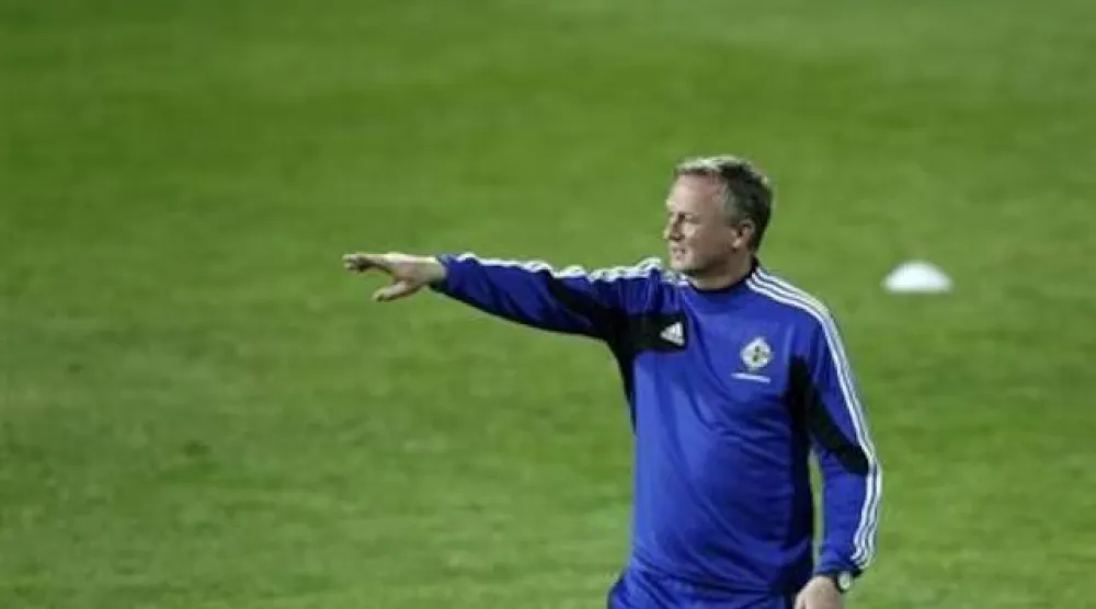 مايكل أونيل مدرب المنتخب الآيرلندي الشمالي (رويترز)