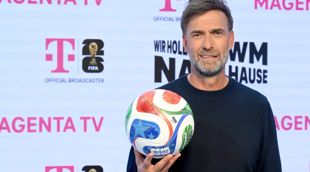 كلوب ينتظر عروض الاندية (د ب ا)