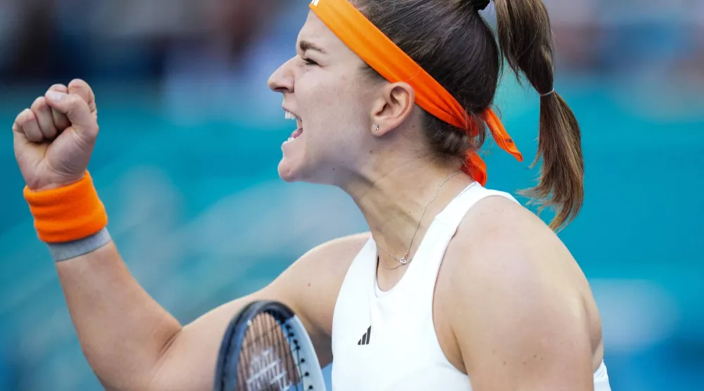 التشيكية كارولينا موخوفا تتألق في ميامي (أ.ف.ب)