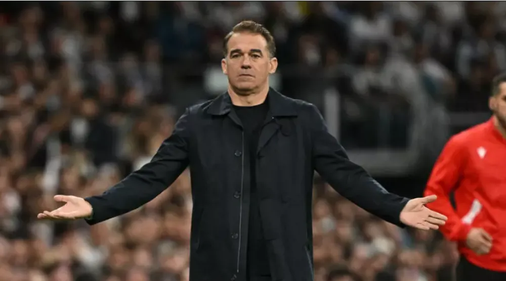 لويس غارسيا بلازا مدرباً لإشبيلية (أ.ف.ب)