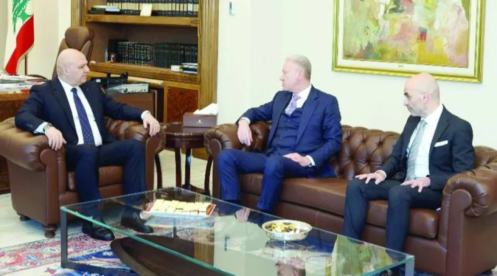 
رئيس الجمهورية جوزيف عون مستقبلاً وزير الخارجية يوسف رجي في وقت سابق من هذا الشهر (رئاسة الجمهورية)