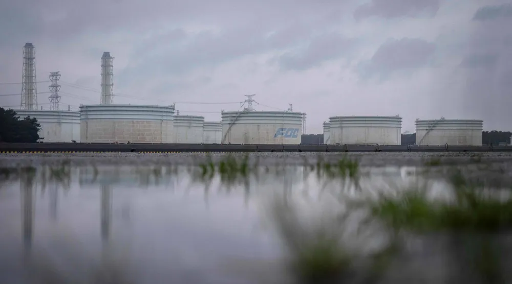 مخازن نفطية في مقاطعة تشيبا اليابانية (أ.ف.ب)