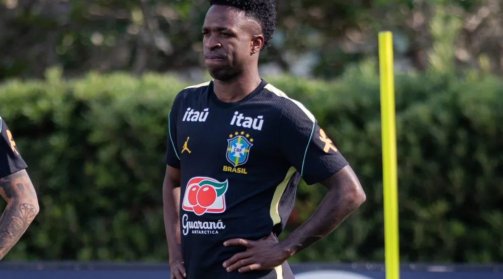فينيسيوس خلال تدريبات البرازيل (د.ب.أ)