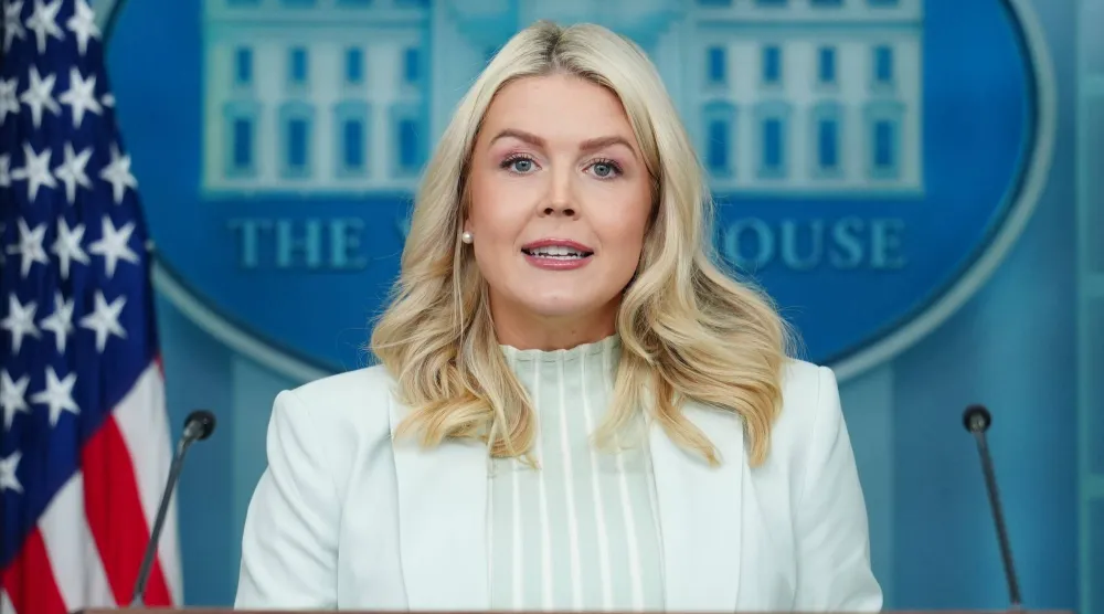 المتحدثة باسم البيت الأبيض كارولاين ليفيت (أ.ب)