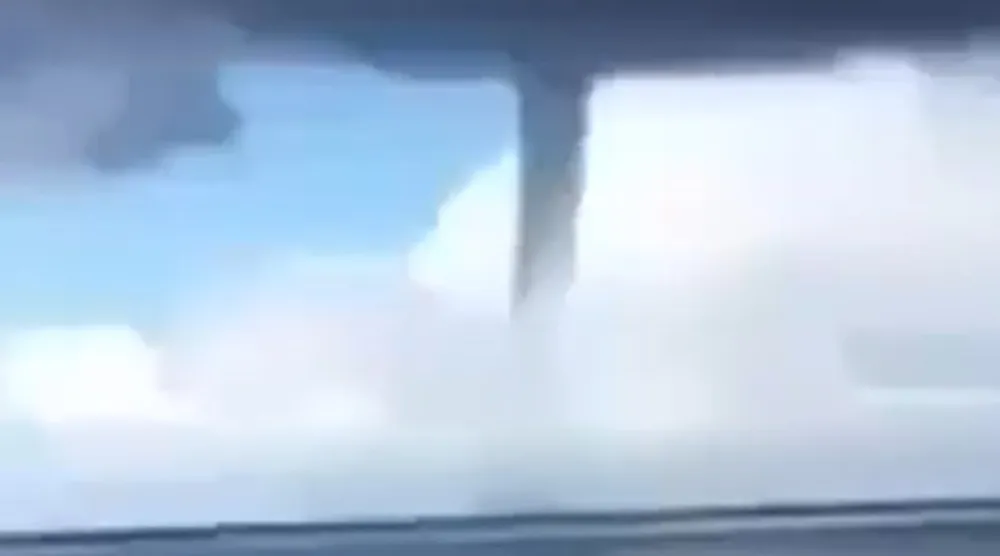 «الأرصاد» لا يُستبعد تشكّل الشواهق المائية في البحر الأحمر (المركز)