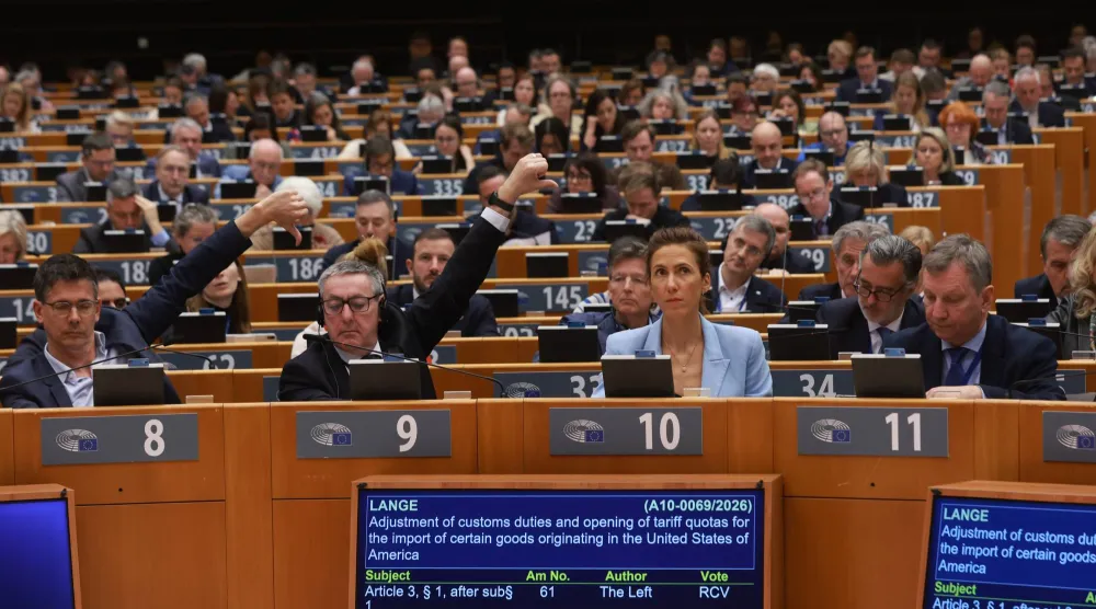 التصويت على المقترحات التشريعية خلال جلسة عامة للبرلمان الأوروبي في بروكسل (إ.ب.أ)