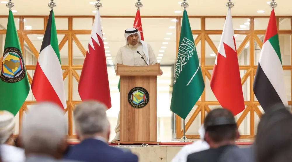 حذر البديوي من أن السلوك الإيراني «تجاوز كل الحدود» بإغلاق مضيق هرمز (مجلس التعاون)