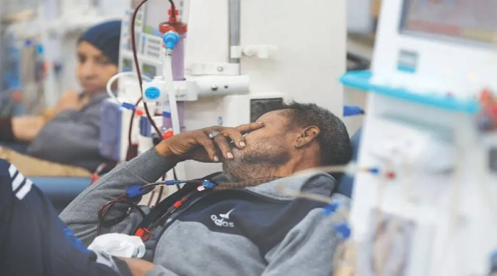 مريض يخضع للغسل الكلوي (رويترز)