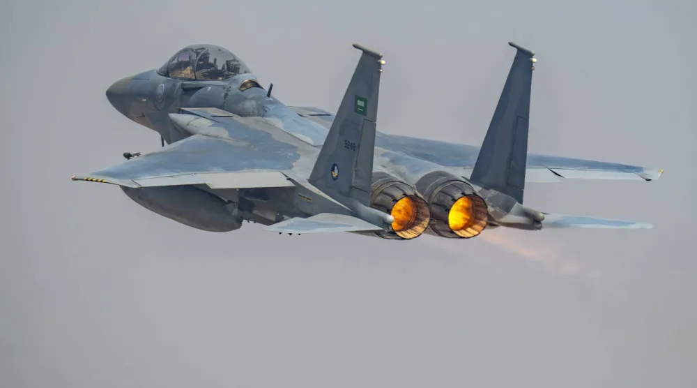 الدفاعات الجوية السعودية دمرت 37 طائرة مسيّرة في المنطقة الشرقية (وزارة الدفاع)