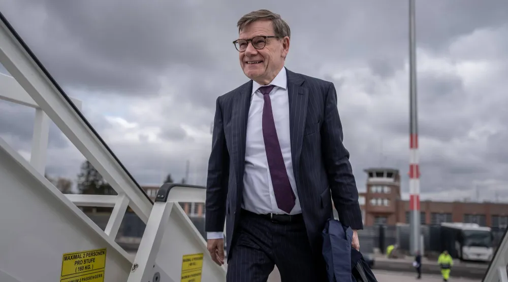 وزير الخارجية الألماني يوهان فاديفول في فرنسا (د.ب.أ)