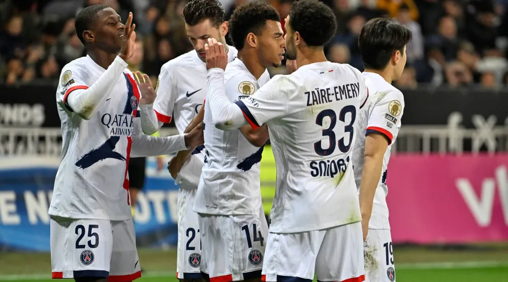 رابطة الدوري الفرنسي قالت إن القرار يتماشى مع استراتيجيتها الأوروبية (أ.ب)