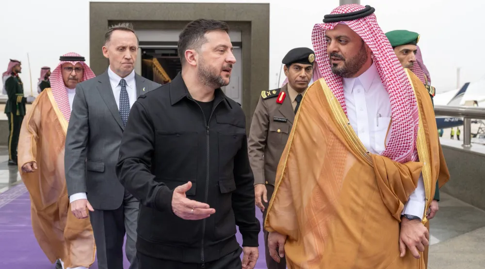 الرئيس الأوكراني فولوديمير زيلينسكي لدى وصوله إلى جدة الخميس (إمارة منطقة مكة المكرمة)