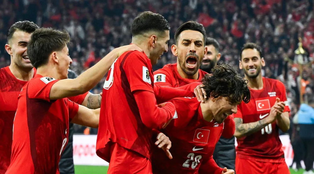 كاديوغولو محتفلاً بالهدف (أ.ف.ب)