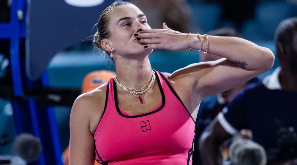 أرينا سابالينكا إلى نهائي ميامي (رويترز)