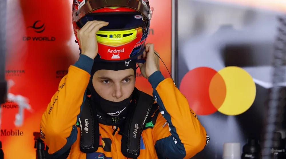 سائق ماكلارين الأسترالي أوسكار بياستري الأسرع في «حرة اليابان» (إ.ب.أ)