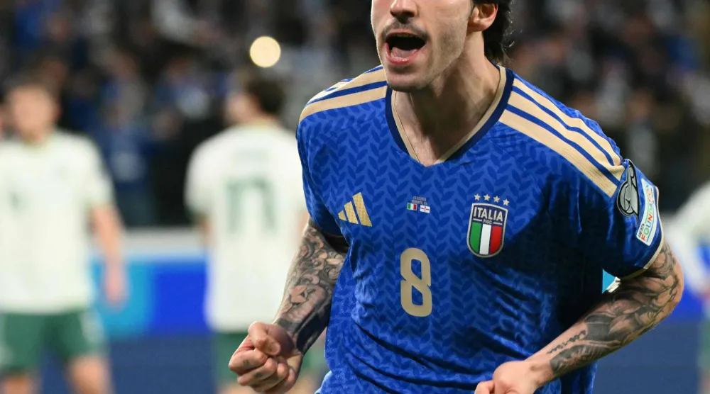 ساندرو تونالي تألق في فوز إيطاليا على آيرلندا الشمالية (أ.ف.ب)