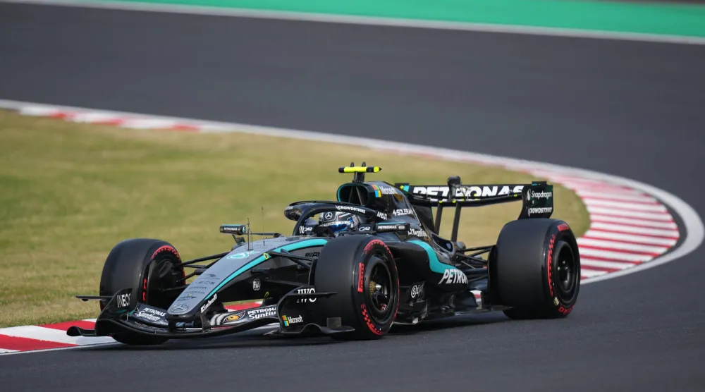 سائق مرسيدس الإيطالي الشاب كيمي أنتونيلي (أ.ب)