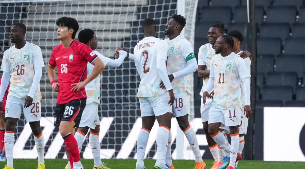 فرحة لاعبي كوت ديفوار تكررت أربع مرات أمام كوريا الجنوبية (أ.ب)