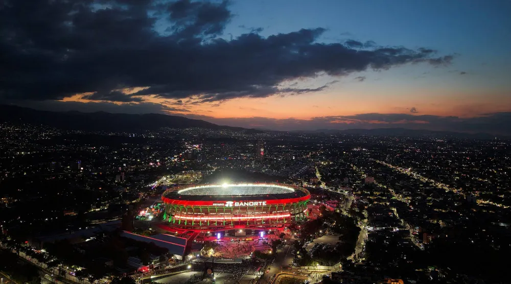 ملعب «أزتيكا» (رويترز)