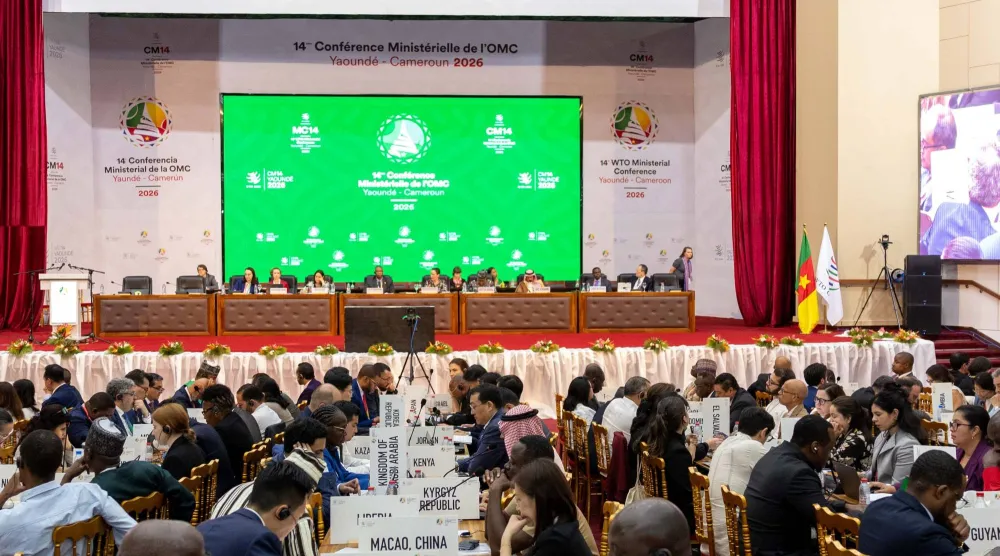 مندوبون يحضرون الاجتماع الوزاري الـ14 لمنظمة التجارة العالمية في ياوندي بالكاميرون يوم 28 مارس 2026 (رويترز)